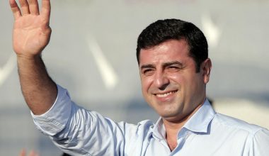 DEMİRTAŞ: MEMLEKETİN BÜTÜN NAMUSSUZLARI DIŞARIDA