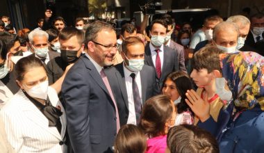 BAKAN KASAPOĞLU ESNAFI ZİYARET ETTİ