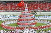 ‘GELECEK GENÇLERİNDİR’