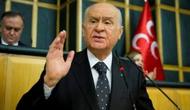 BAHÇELİ’DEN ŞIK TEPKİSİ: YERİ DEMİR PARMAKLIKLARDIR