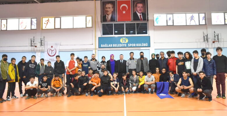 DİYARBAKIR’IN BİLEK GÜREŞİ YILDIZLARI