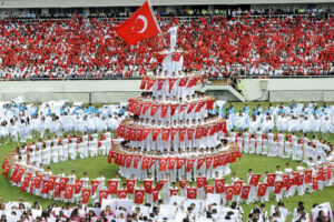 ‘GELECEK GENÇLERİNDİR’